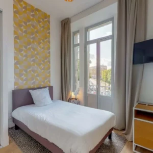 chambre_211_yellow_colodge