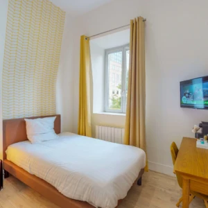 photo chambre 224 yellow