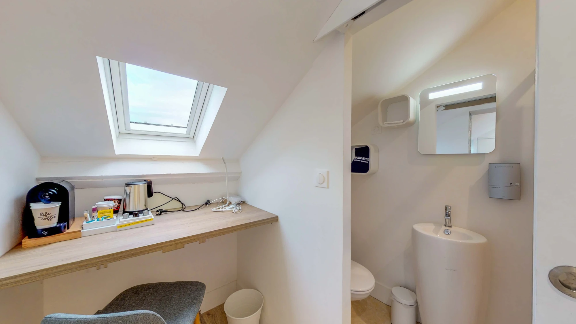 sdb chambre 234 yellow