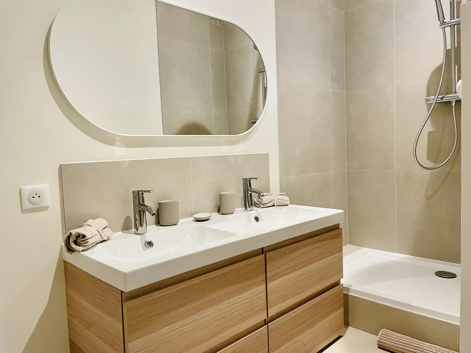 chambre 804 rouge fourneyron 4