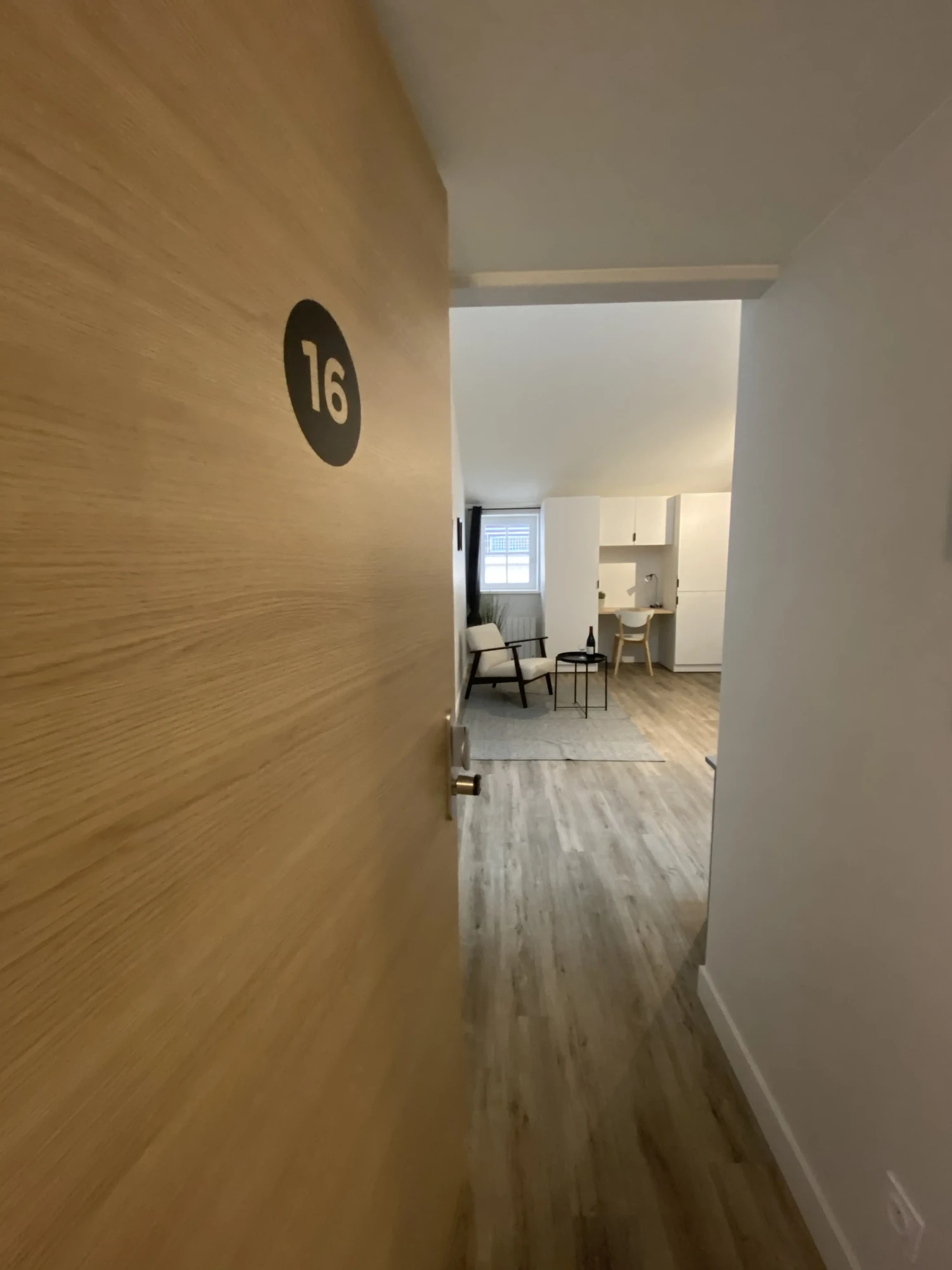 Chambre 16, #9.