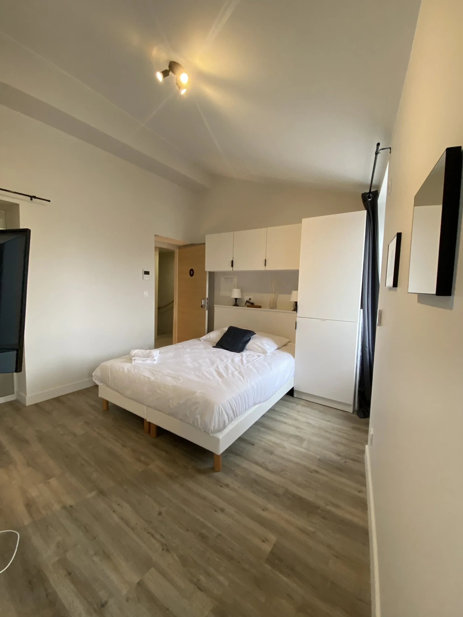 Chambre 8, #3.